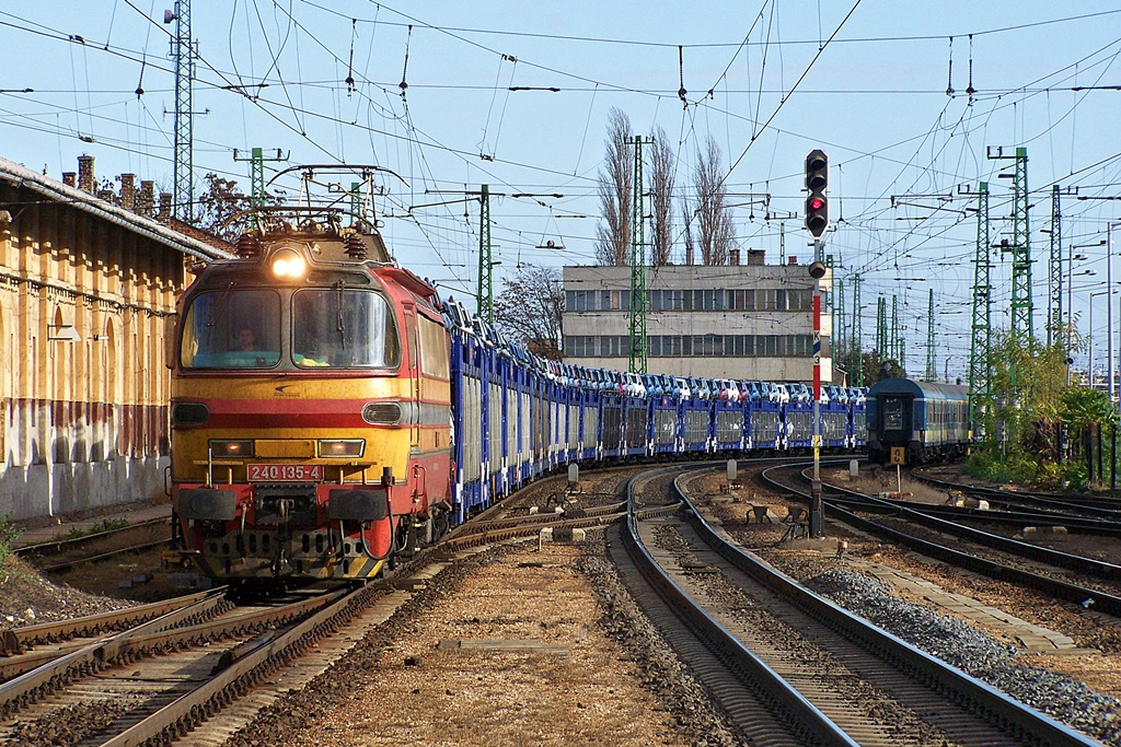 240 135 Győr (2012.11.29).