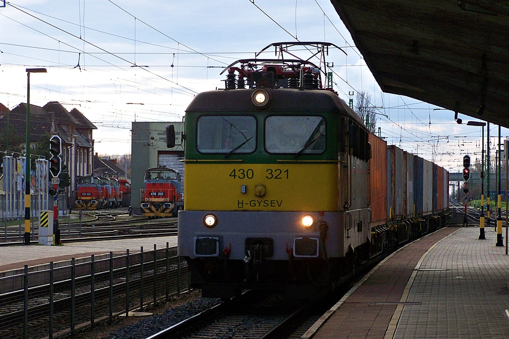 430 321 Győr (2012.11.29).