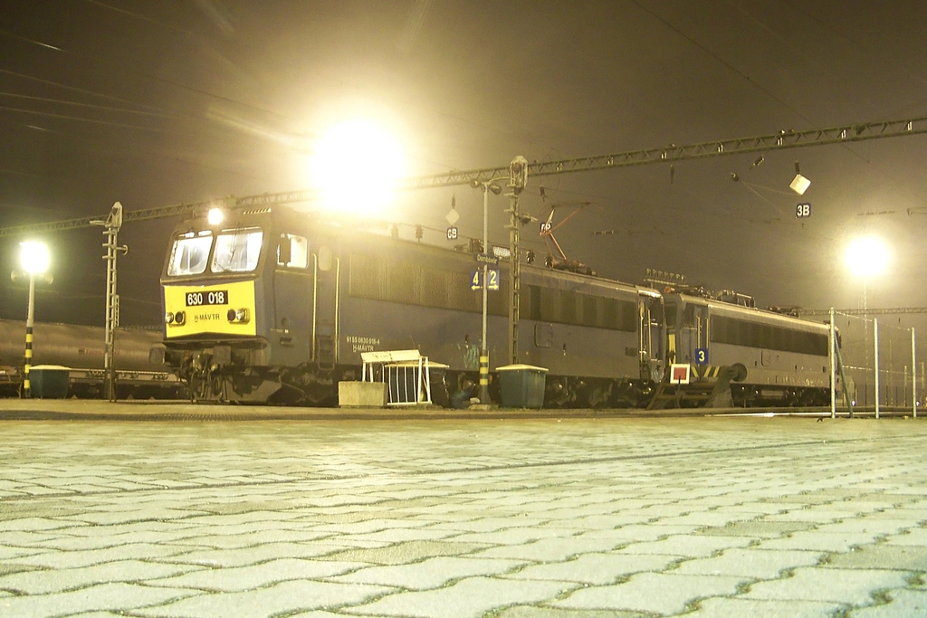 630 018 + 630 045 Dombóvár (2013.01.10).