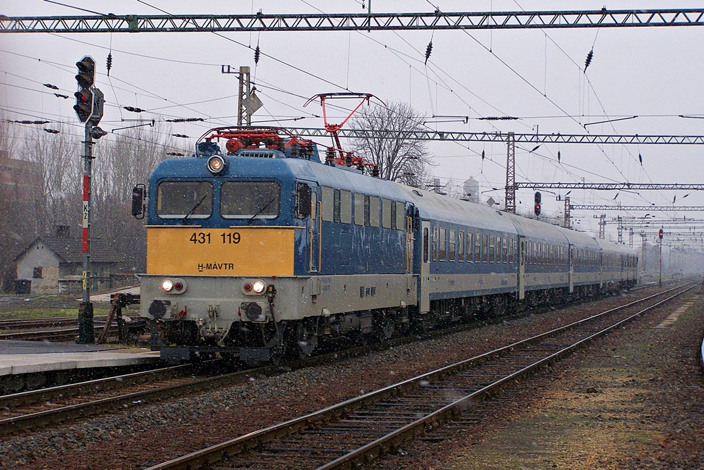 431 119 Dombóvár (2013.01.22).