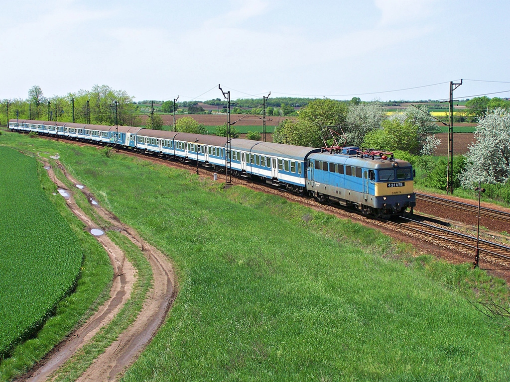 431 075 Szabadbattyán (2013.05.04).