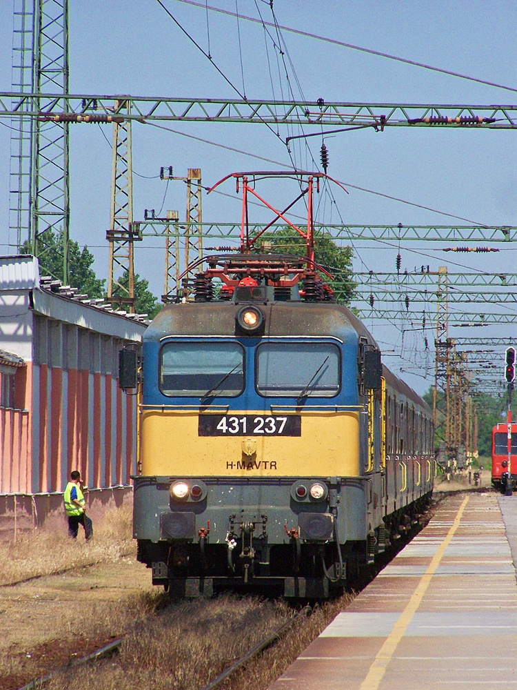 431 237 Dombóvár (2013.05.29).