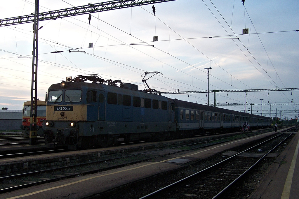 431 285 Sárbogárd (2013.06.15).