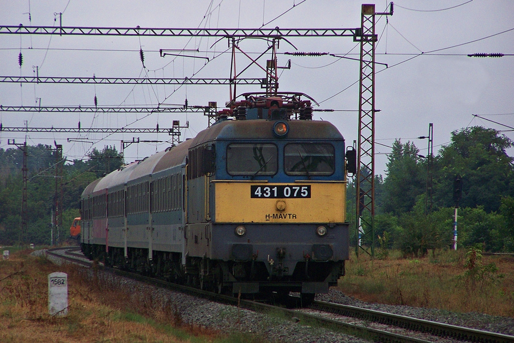 431 075 Dombóvár (2013.08.26).