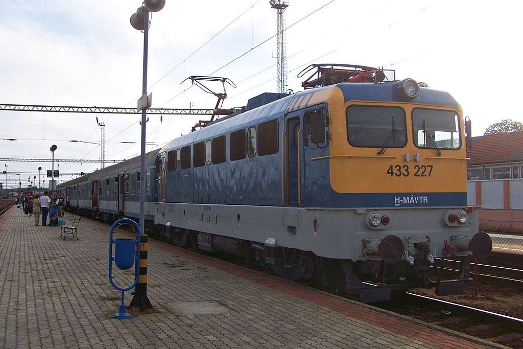 433 227 Dombóvár (2013.09.01).