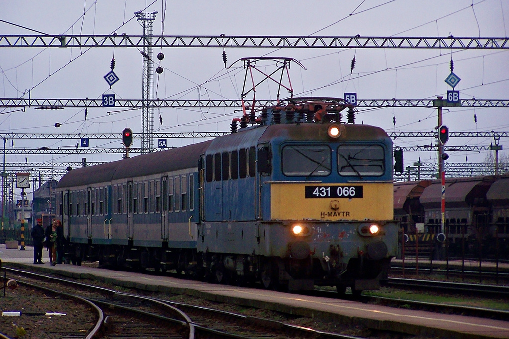 431 066 Dombóvár (2013.11.27).