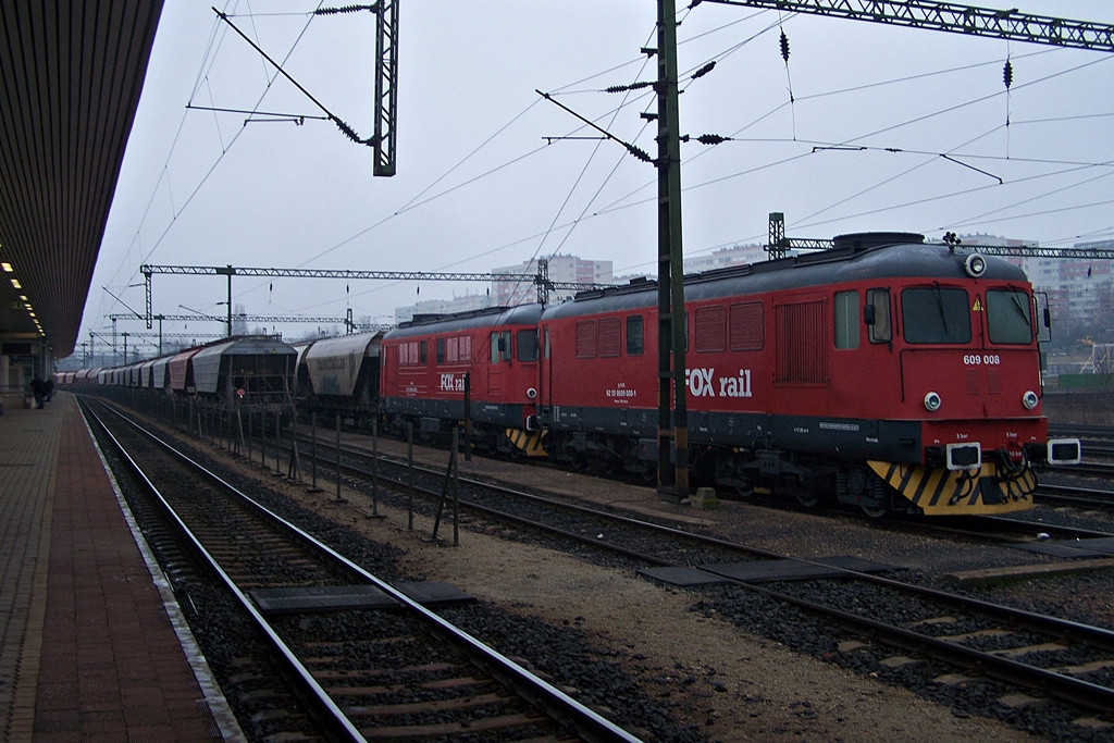 609 008 + 609 009 Kelenföld (2013.12.28).