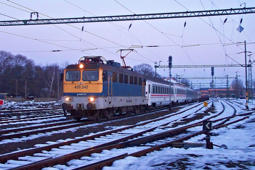 433 242 Dombóvár alsó (2014.02.03).