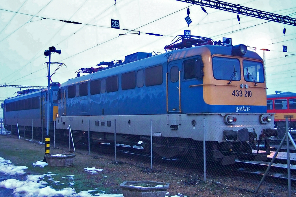 433 210 + 630 039 Dombóvár (2014.02.06).