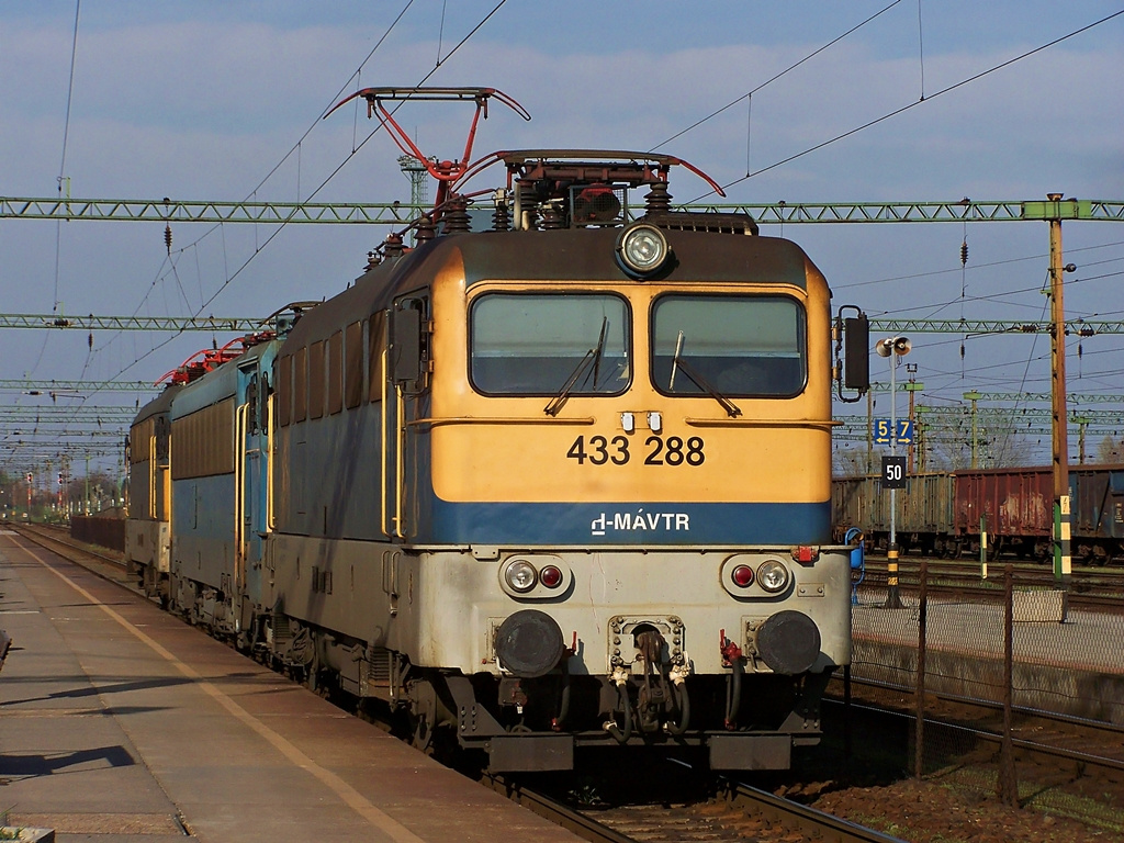 433 288 + 630 007 + 431 375 Dombóvár (2014.03.18)