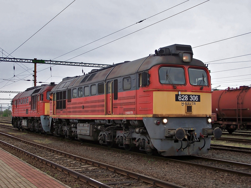 628 306 + 628 235 Dombóvár (2014.04.09).