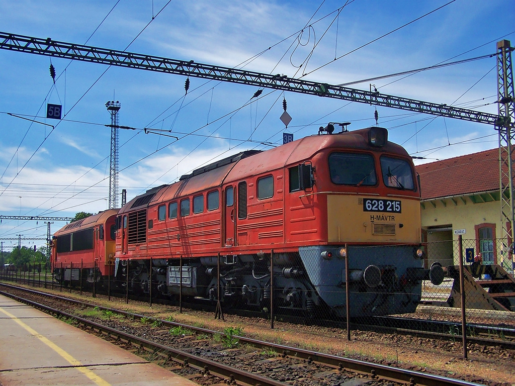 628 215 + 418 150 Dombóvár (2014.05.07).