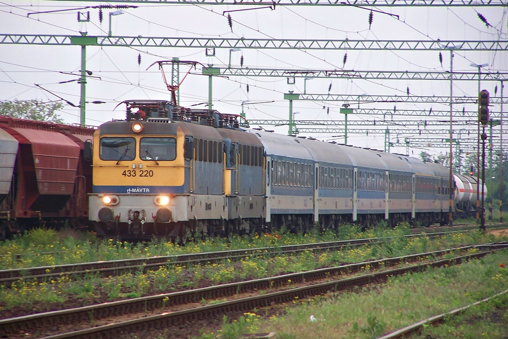 433 220 + 431 071 Sárbogárd (2014.05.17).