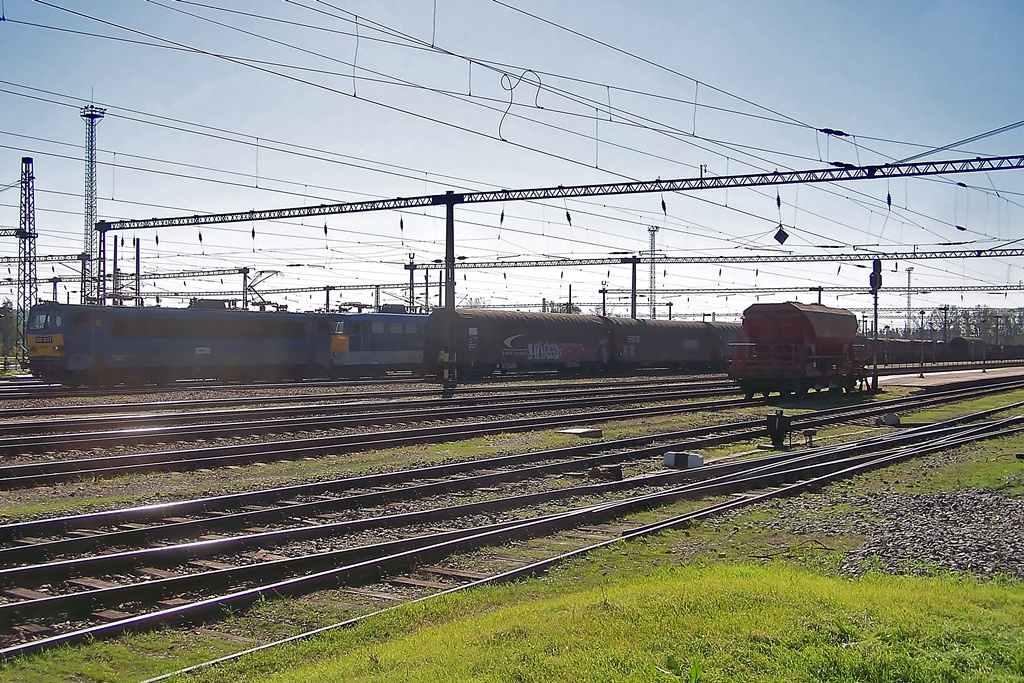 630 037 + 431 072 Dombóvár (2014.10.10).