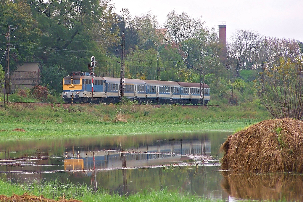 433 209 Dombóvár (2014.10.25).