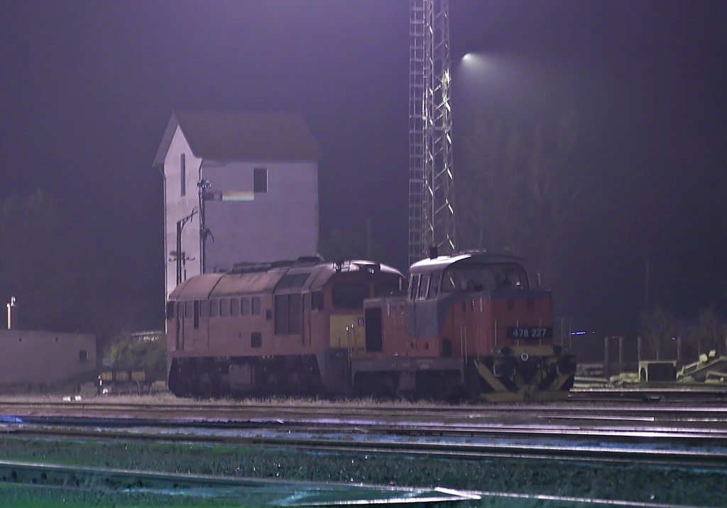 628 215 + 478 227 Bátaszék (2014.10.31).