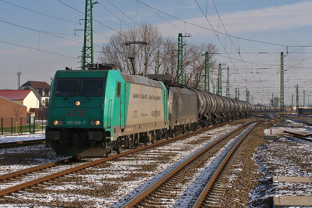 185 608 + 189 156 Vác (2014.12.31).