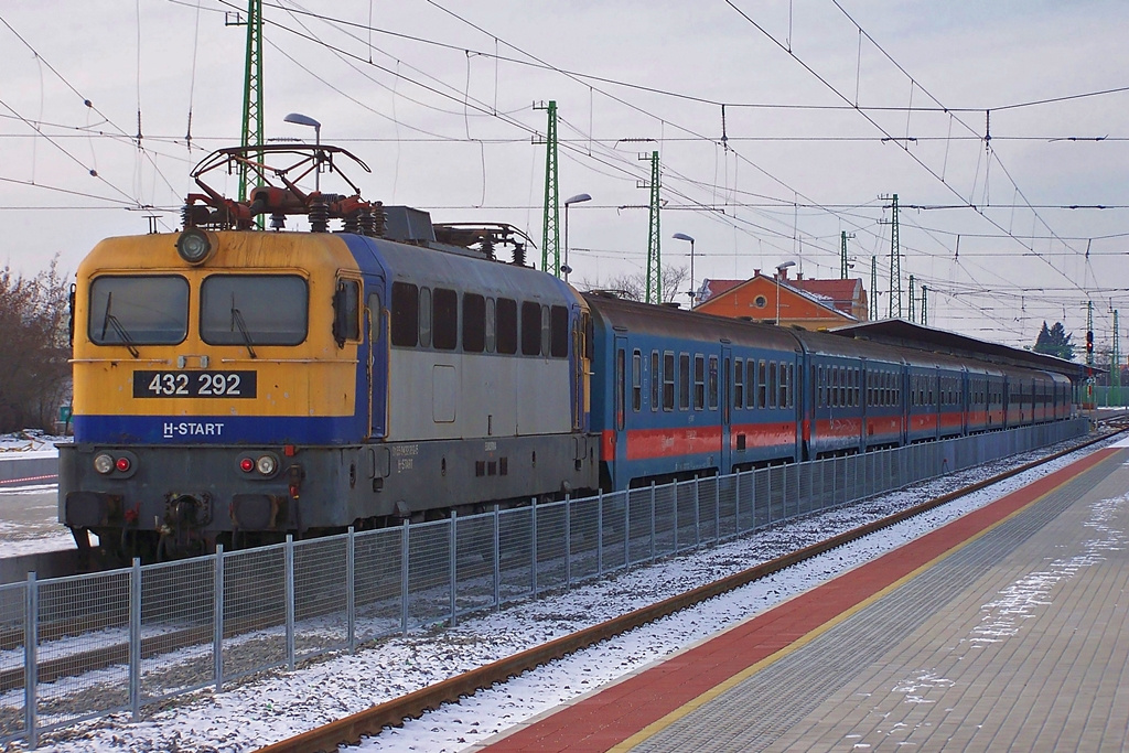 432 292 Vác (2014.12.31).