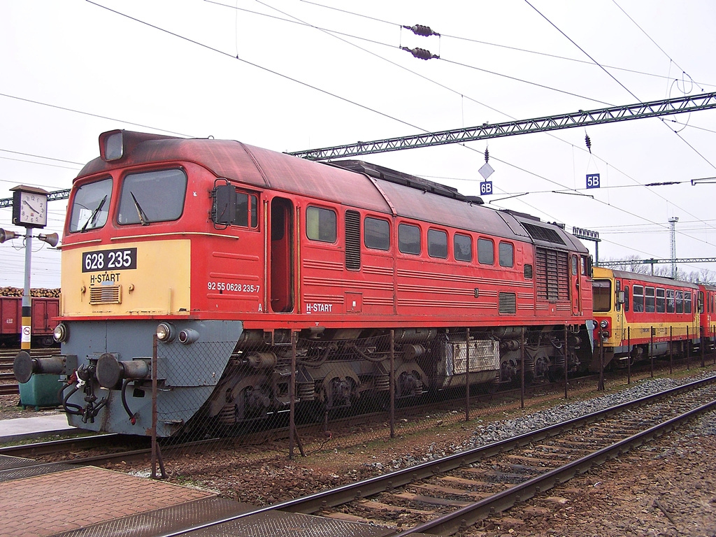 628 235 Dombóvár (2015.02.05).