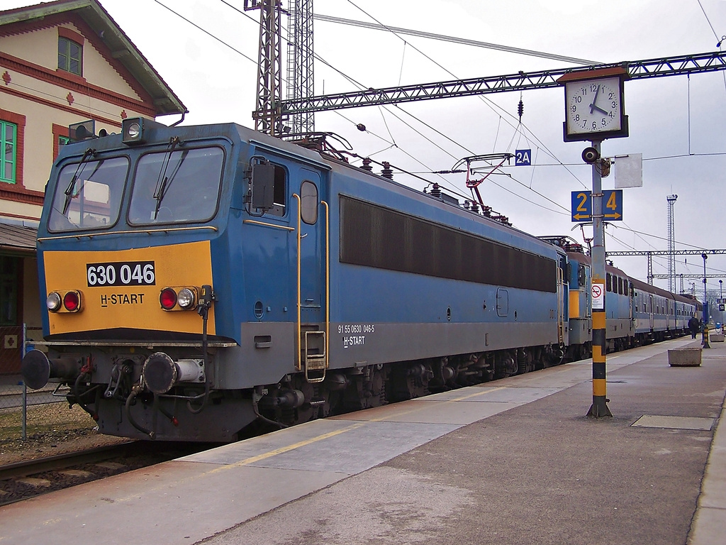 630 046 + 431 147 Dombóvár (2015.02.23).