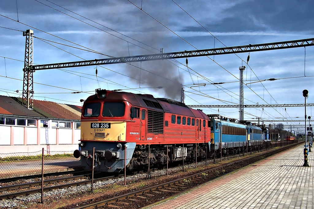 628 235 Dombóvár (2015.04.10).