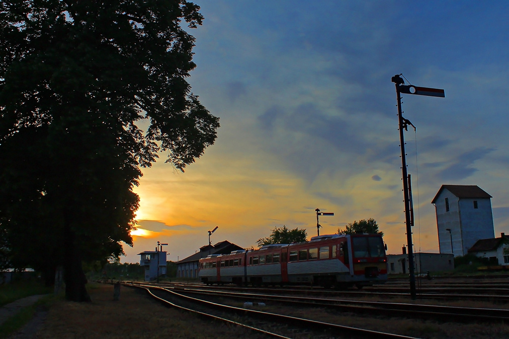 416 038 Bátaszék (2015.05.05).