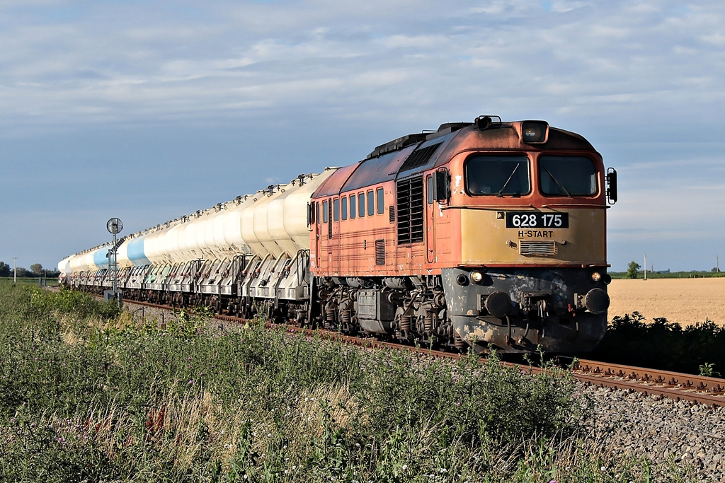 628 175 Bátaszék (2015.06.24).