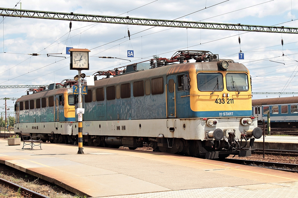 433 211 + 433 315 Dombóvár (2015.07.10).