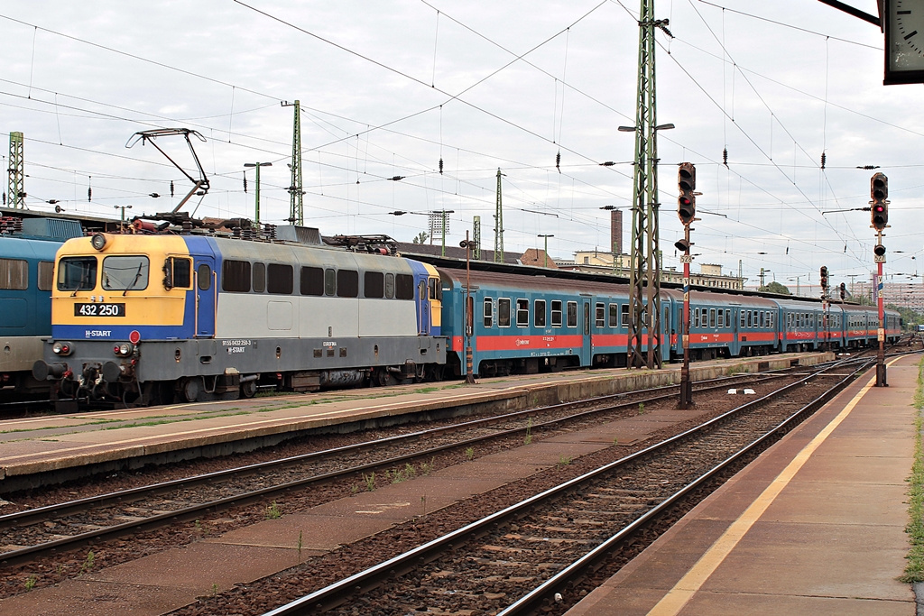 432 250 Budapest Keleti (2015.07.30)