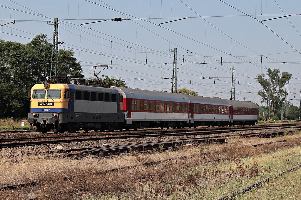 432 260 Aszód (2015.08.11).