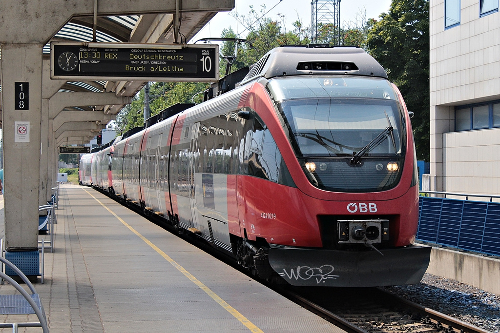 4124 021 Bratislava Petrzalka (2015.08.12).