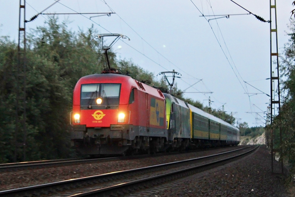 1116 061 + 470 504 Szár (2015.08.24).