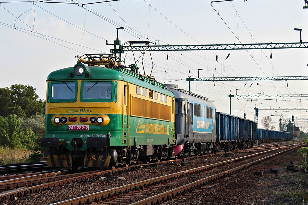 242 282 + 600 936 Rétszilas (2015.09.20).