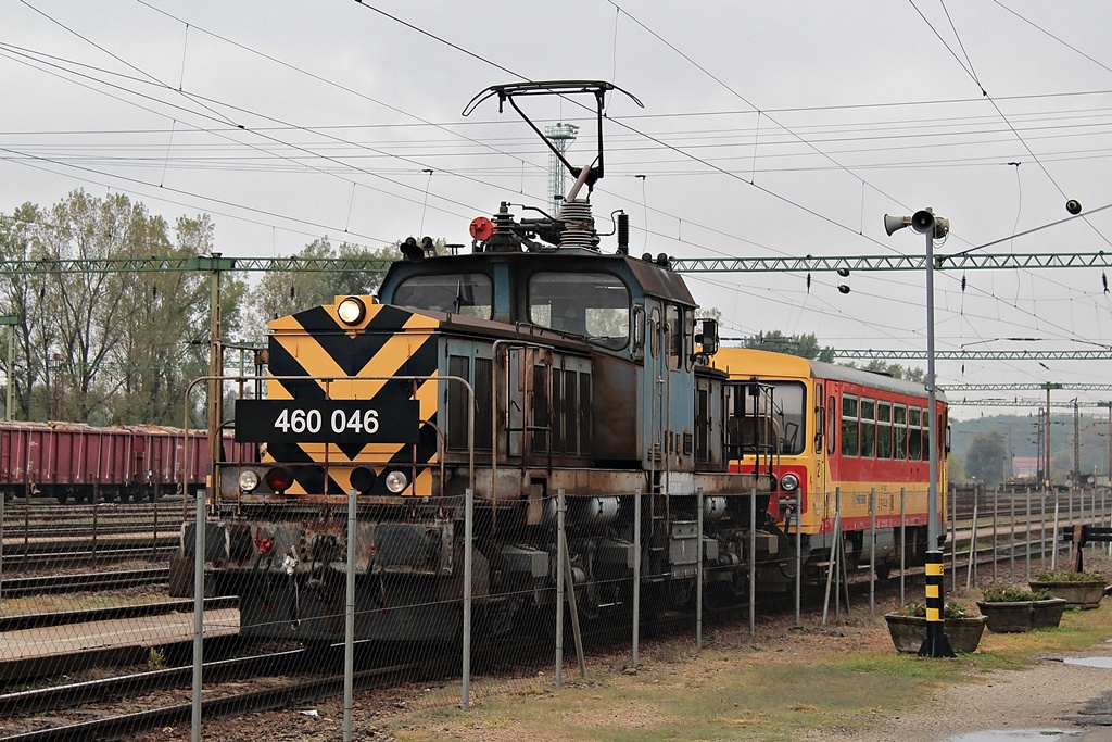 460 046 + 117 199 Dombóvár (2015.09.25).