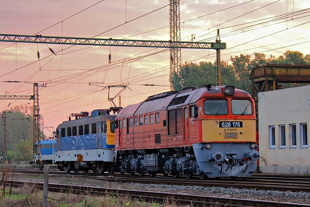 628 175 + 433 159 Dombóvár (2015.09.24).