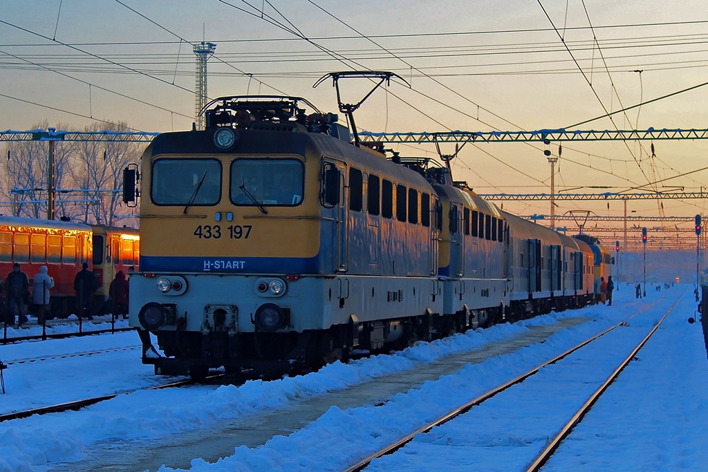 433 197 + 433 209 Dombóvár (2016.01.07).