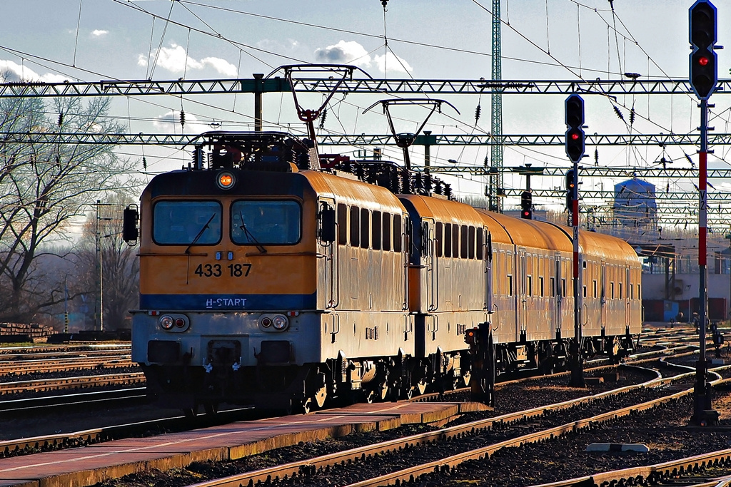 433 187 Dombóvár (2016.02.04).