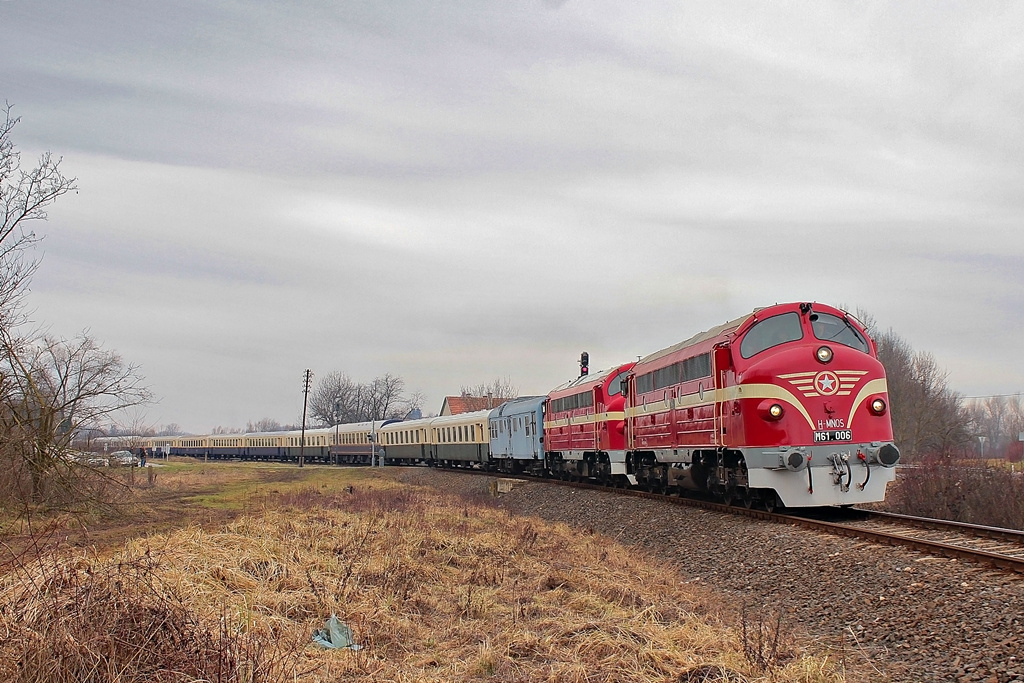 M61 - 006 + M61 - 001 Palkonya (2016.02.07).