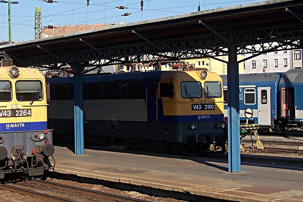 V43 - 2160 Budapest Keleti (2011.10.01).