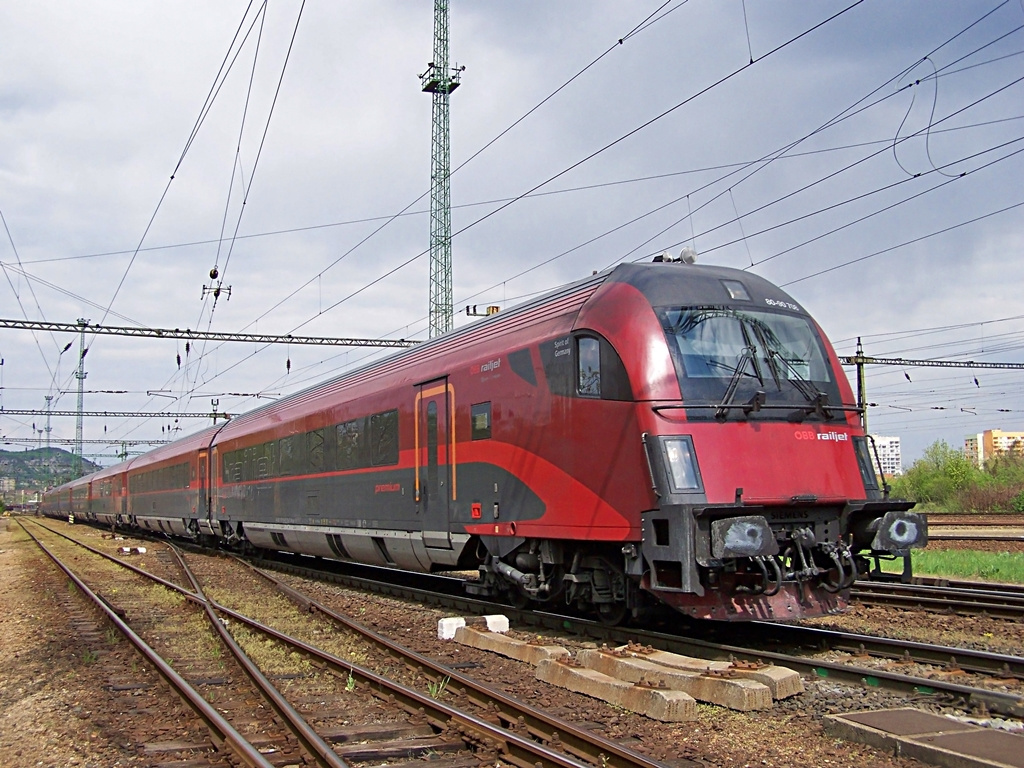 8090 708 Kelenföld (2011.04.16).02