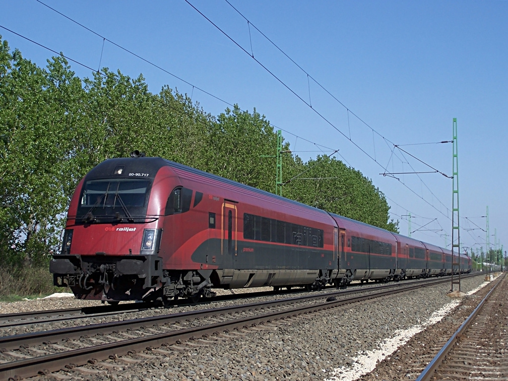 8090 717 Budaörs (2011.04.21).02