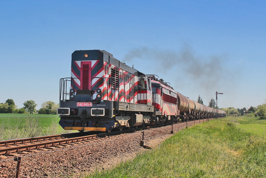 742 045+242 284 Börgönd (2018.05.07)..