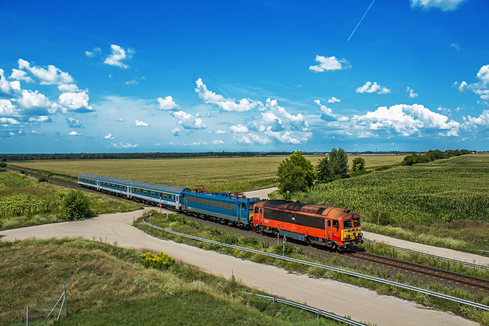 418 106+630 011 Dunaújváros (2019.08.05)