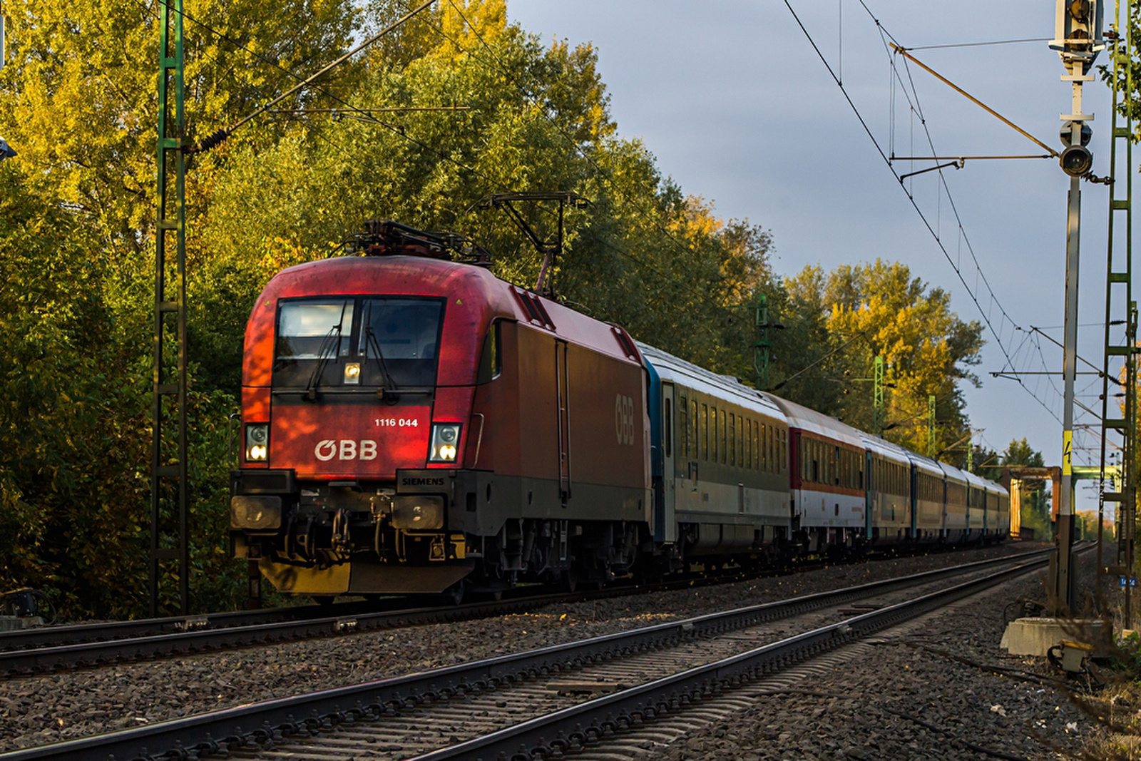 1116 044 Győr (2019.10.16).