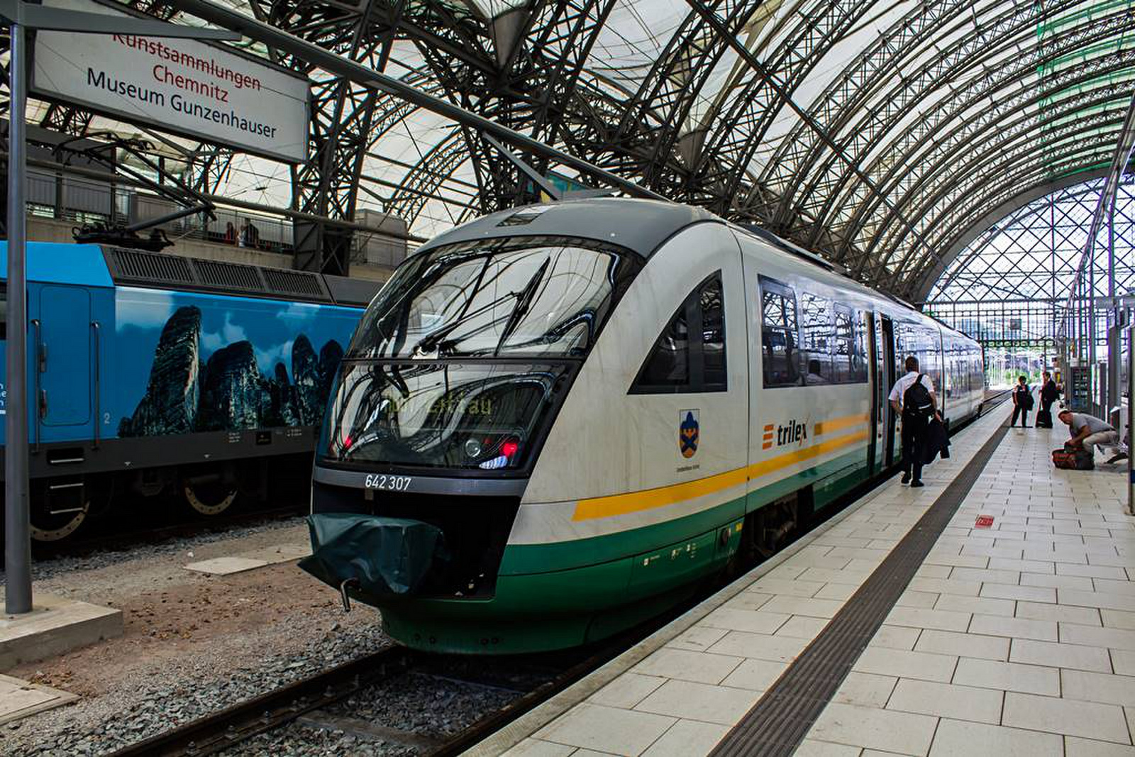 642 307 Dresden Hbf (2020.07.12).