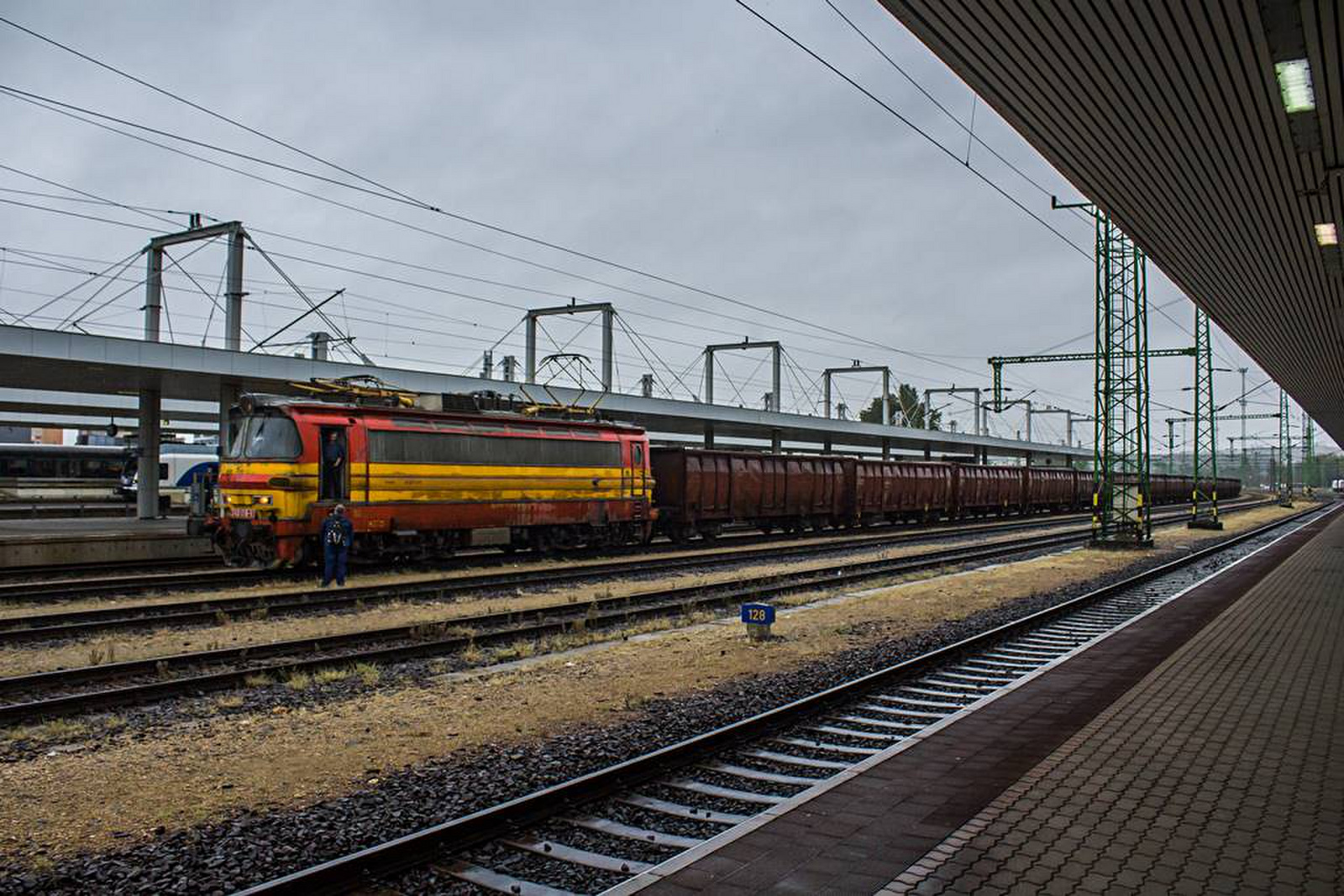 240 128 Kelenföld (2020.10.13).