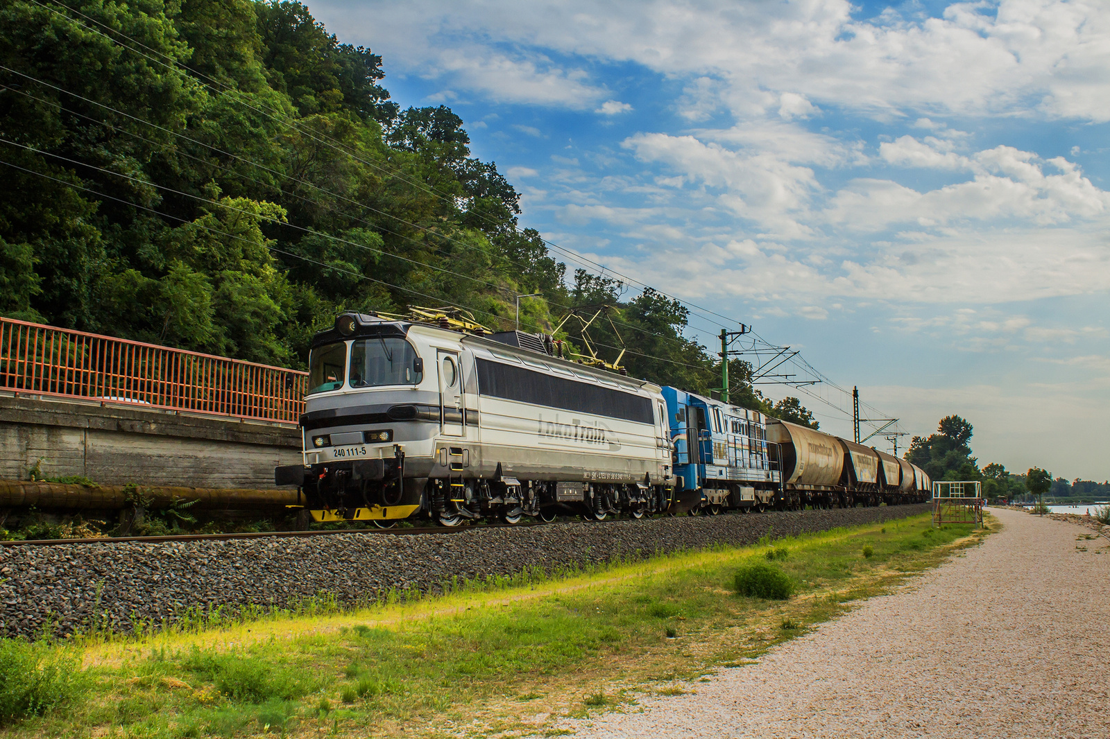 240 111 + 742 115 Bélatelep (2022.07.15)