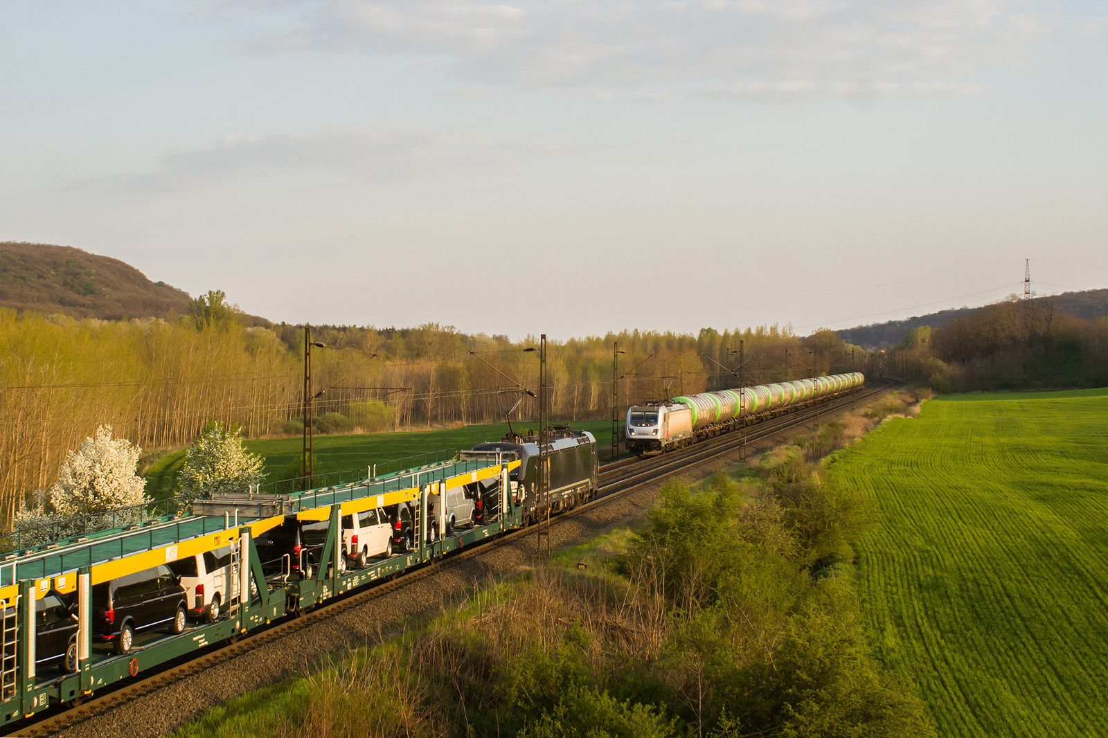 187 523 + 193 611 Szárliget (2023.04.22).