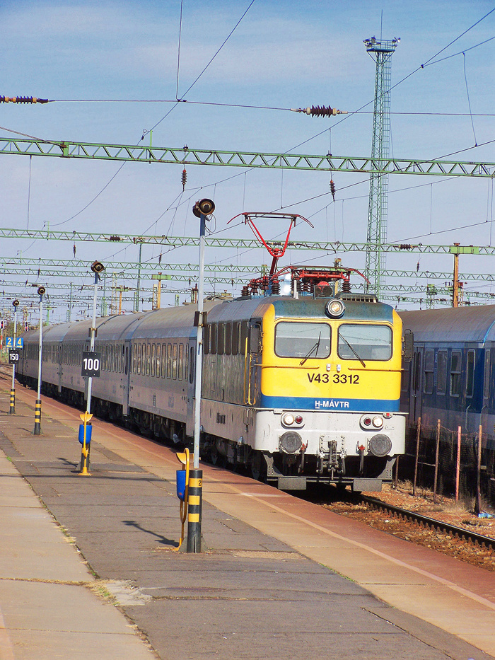 V43 - 3312 Dombóvár (2009.10.06).