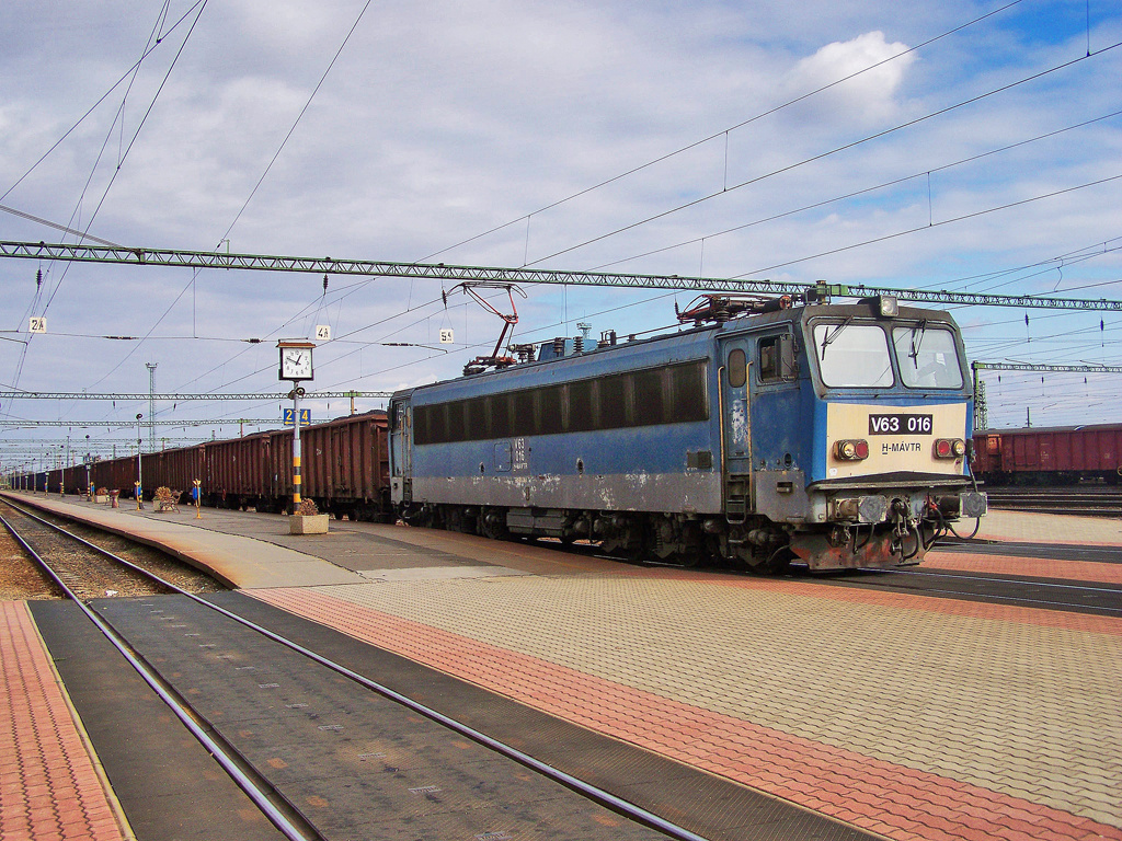 V63 - 016 Dombóvár (2009.10.16)01.